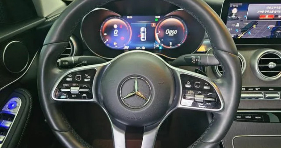Mercedes-Benz C-Class 