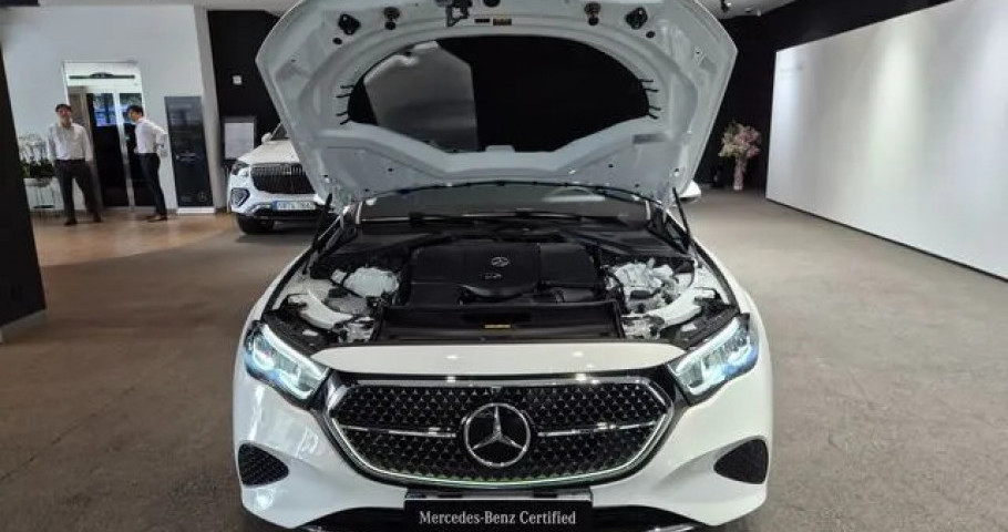 Mercedes-Benz E-Class 