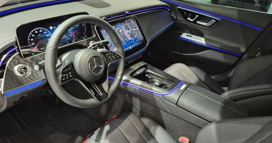 Mercedes-Benz E-Class 