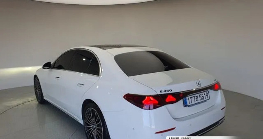 Mercedes-Benz E-Class 