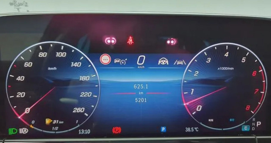 Mercedes-Benz E-Class 