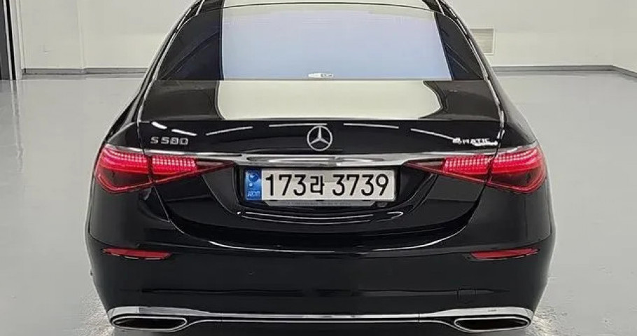 Mercedes-Benz S-Class 