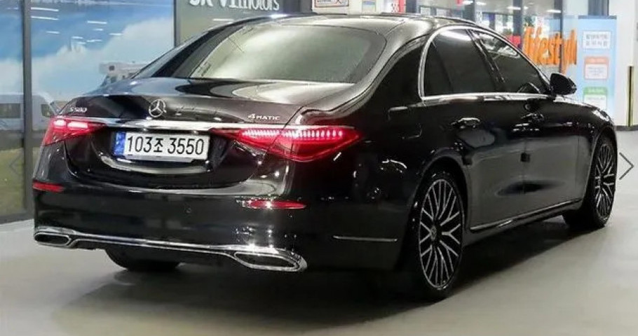 Mercedes-Benz S-Class 