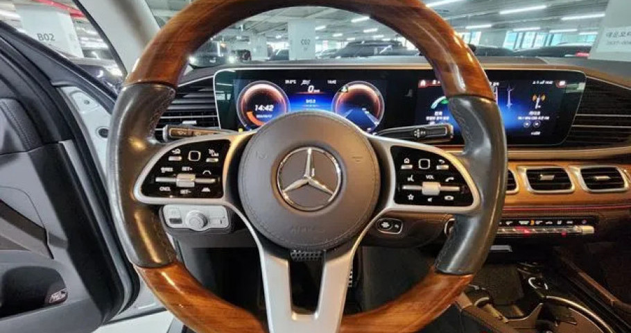Mercedes-Benz Gls-Class 