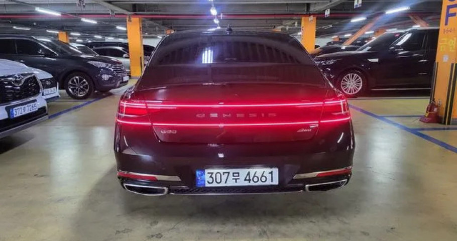 Genesis G90 