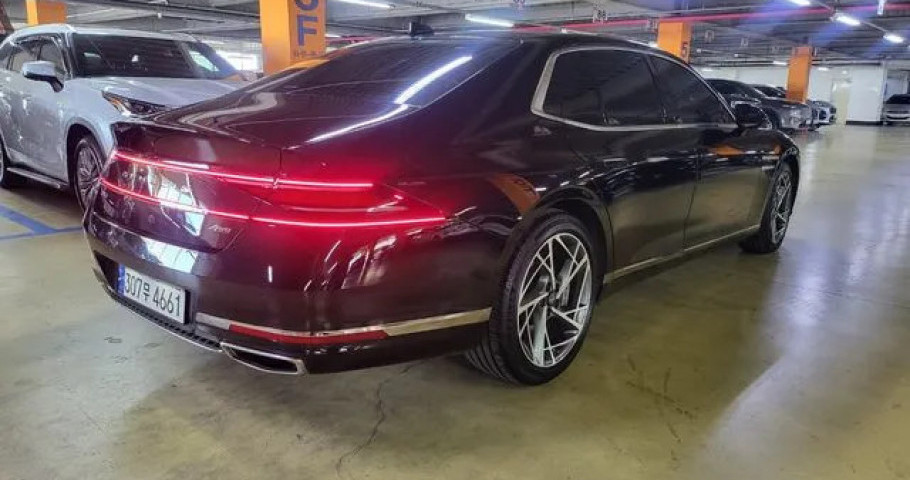 Genesis G90 