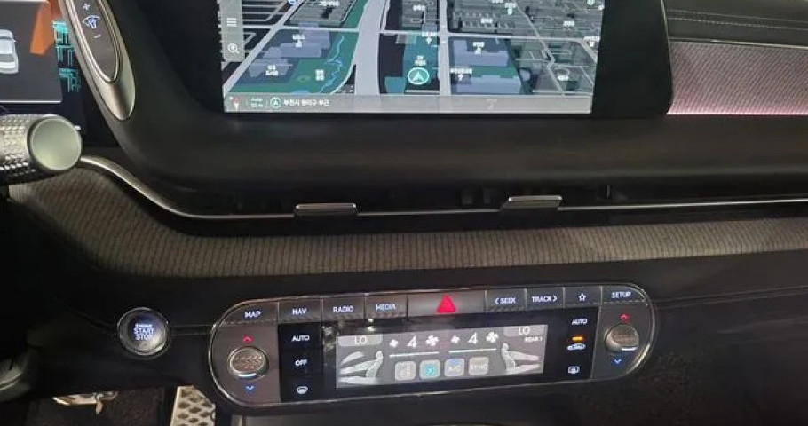Genesis G90 