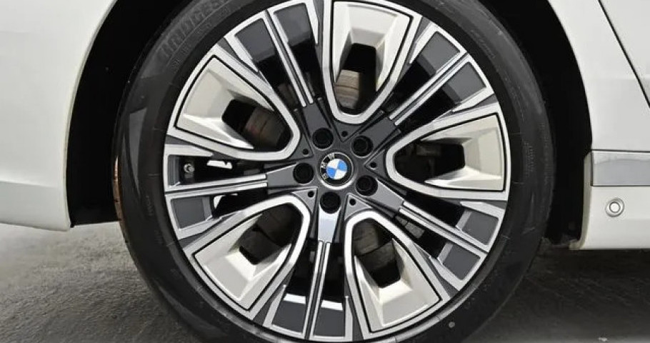 Bmw 7-Series 