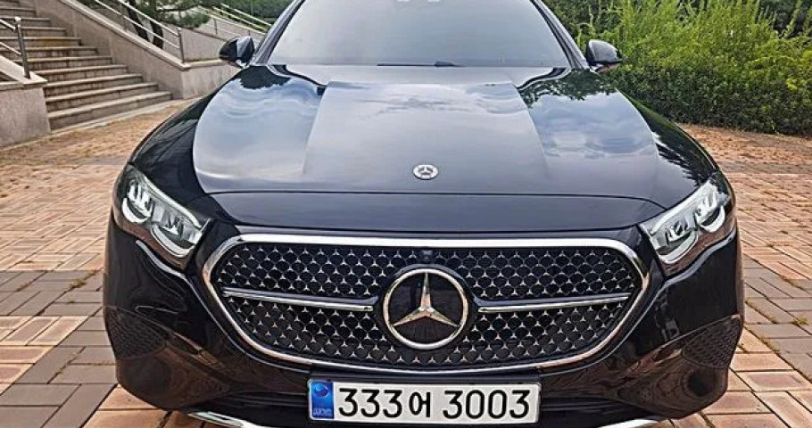 Mercedes-Benz E-Class 
