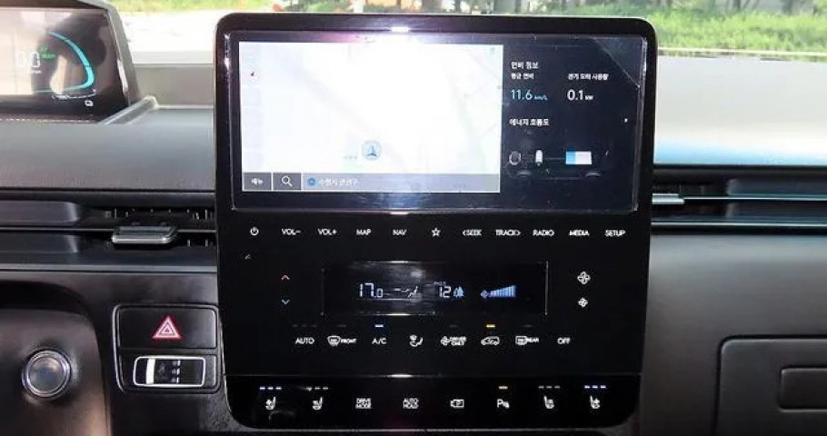 Hyundai Staria 