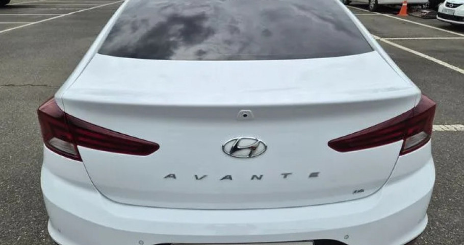 Hyundai Avante (Elantra) 