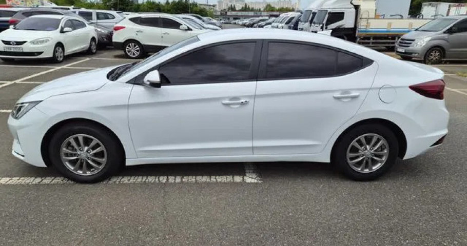 Hyundai Avante (Elantra) 