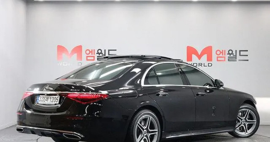Mercedes-Benz S-Class 