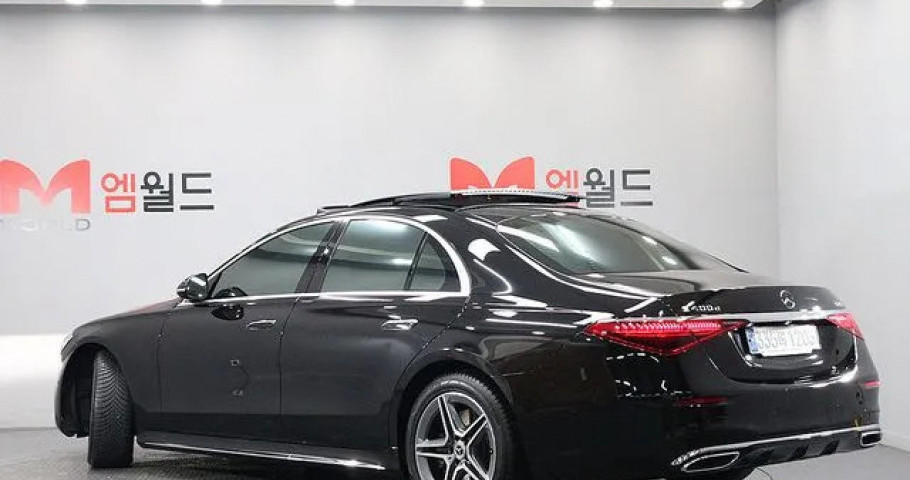 Mercedes-Benz S-Class 