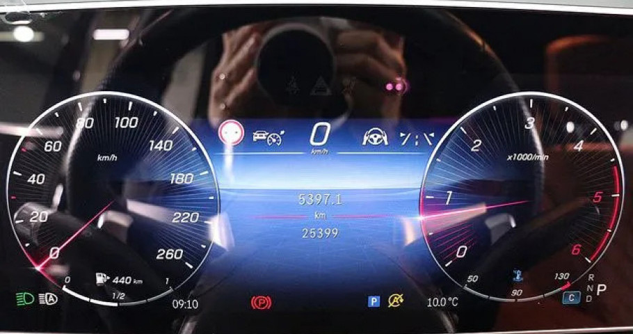 Mercedes-Benz S-Class 