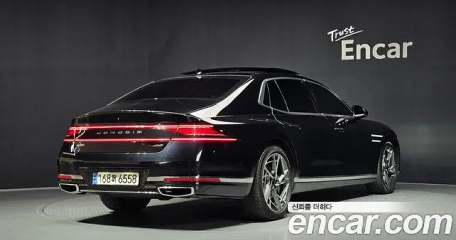 Genesis G90 