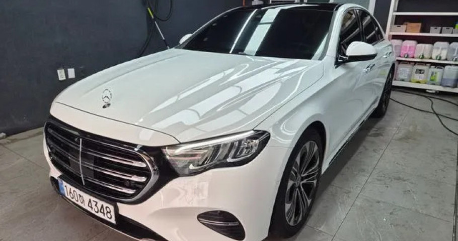 Mercedes-Benz E-Class 