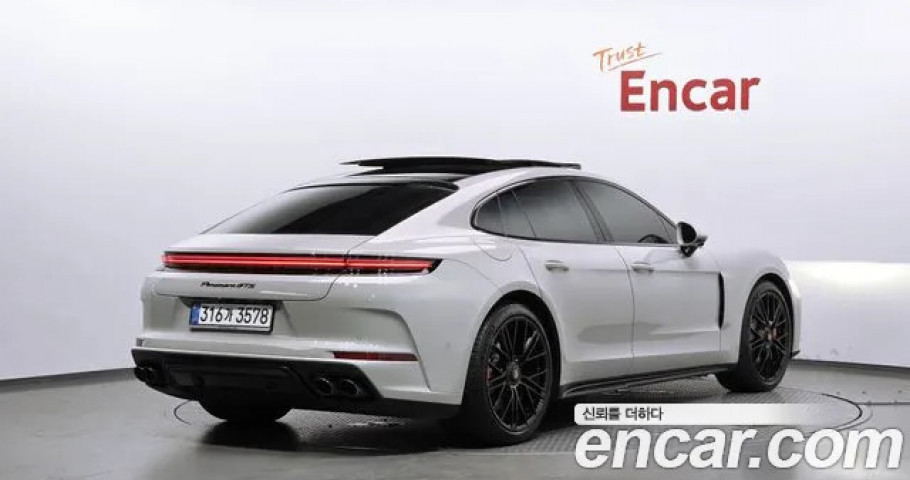 Porsche Panamera 