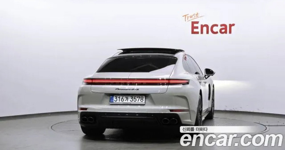 Porsche Panamera 
