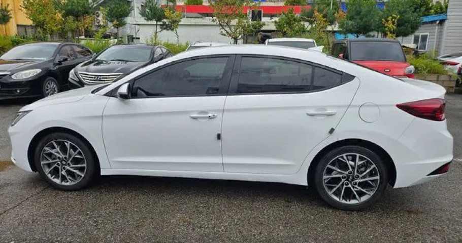 Hyundai Avante (Elantra) 