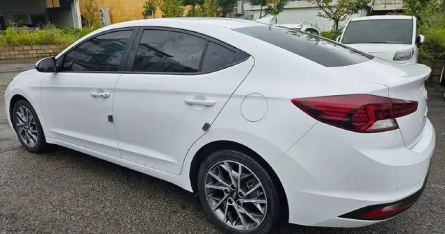 Hyundai Avante (Elantra) 