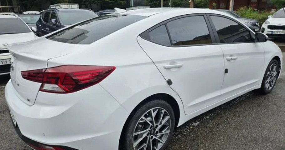Hyundai Avante (Elantra) 