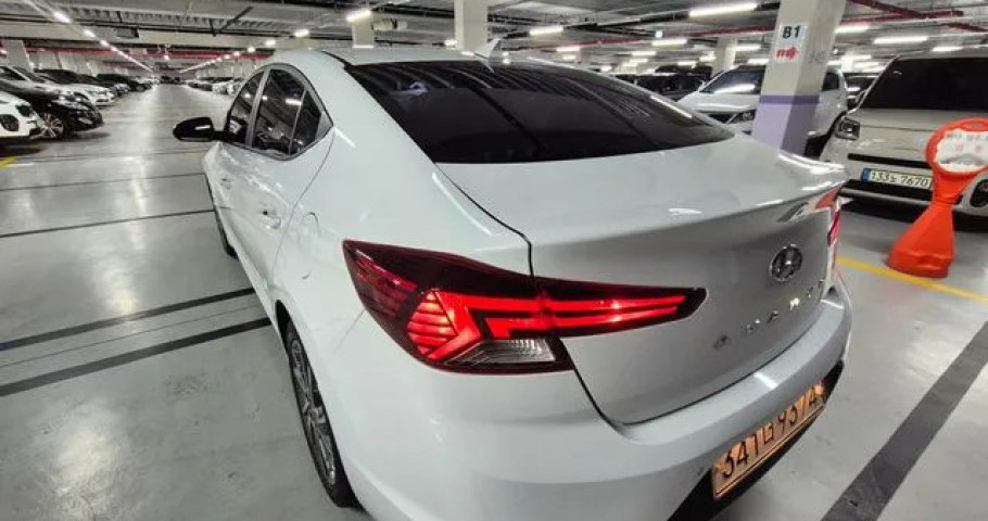 Hyundai Avante (Elantra) 