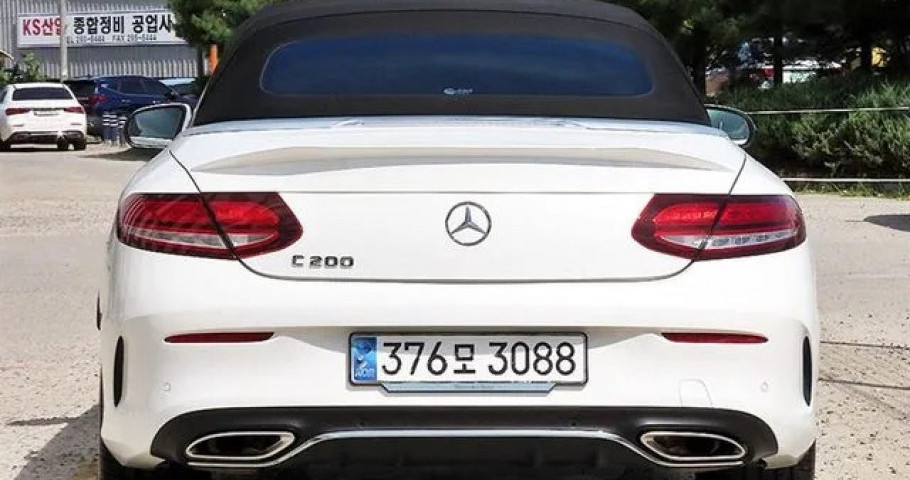 Mercedes-Benz C-Class 