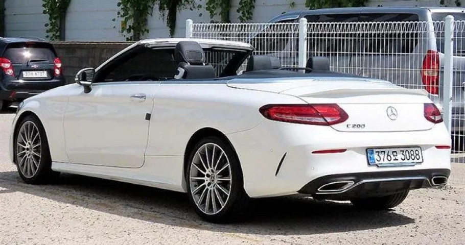 Mercedes-Benz C-Class 