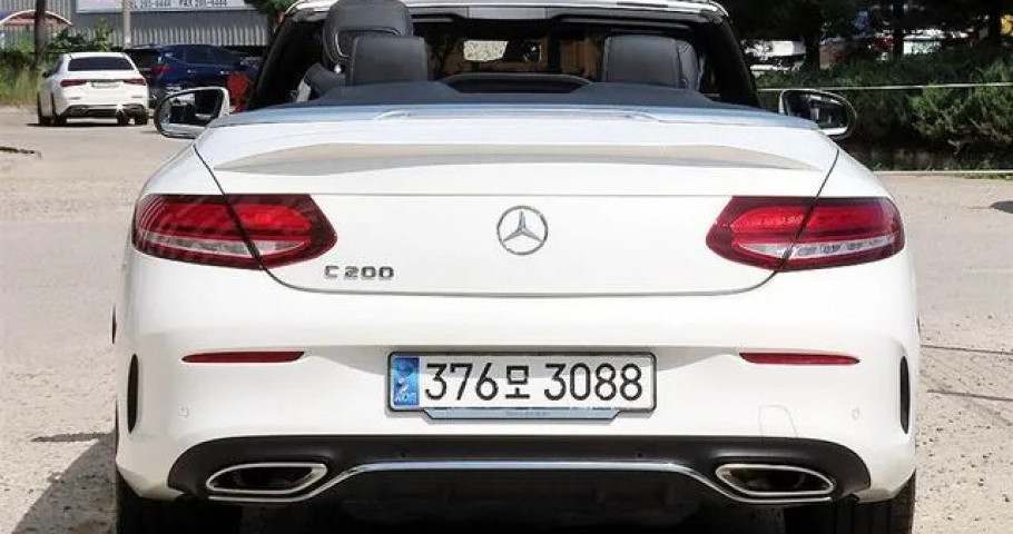 Mercedes-Benz C-Class 