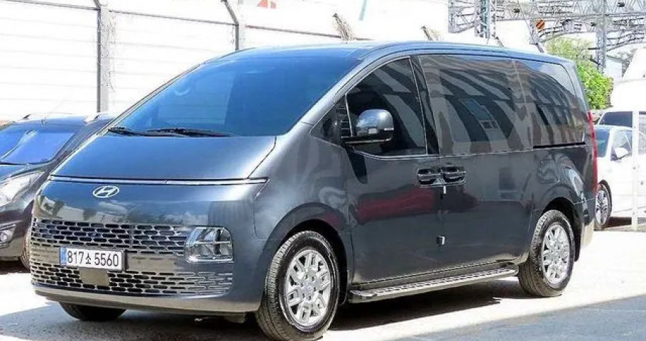 Hyundai Staria 