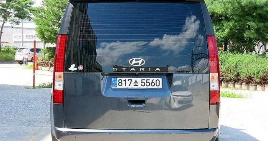 Hyundai Staria 