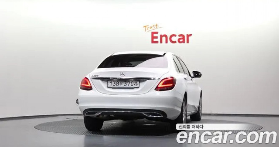 Mercedes-Benz C-Class 