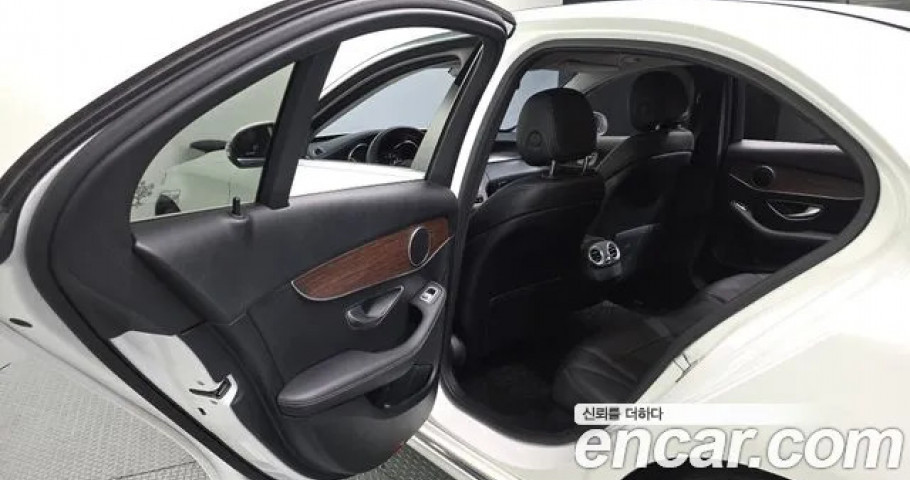 Mercedes-Benz C-Class 