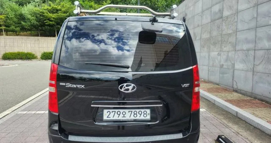 Hyundai Starex 