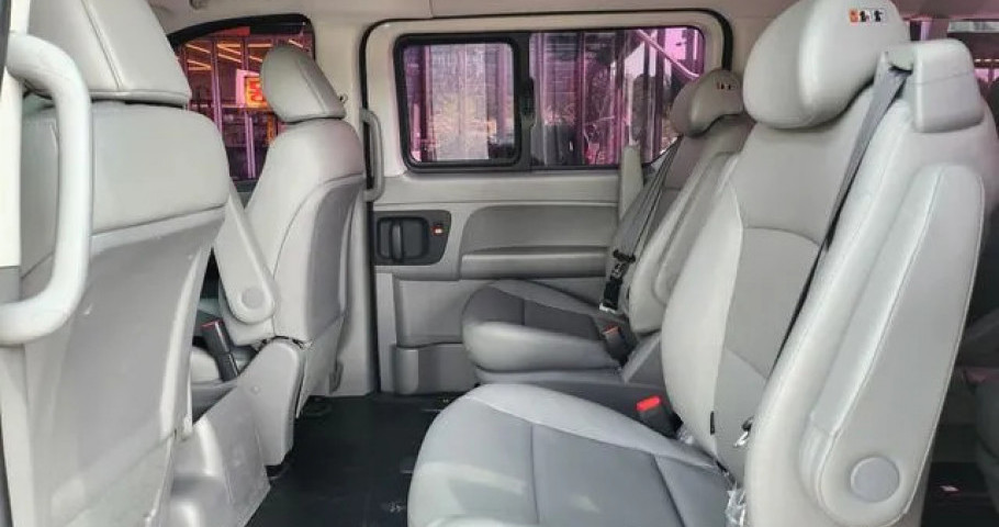 Hyundai Starex 