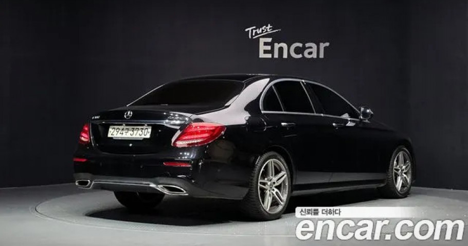 Mercedes-Benz E-Class 