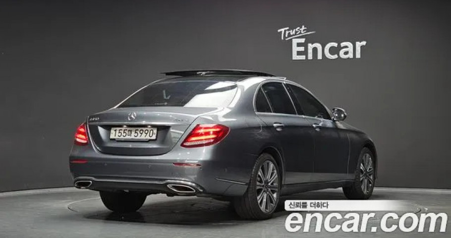 Mercedes-Benz E-Class 