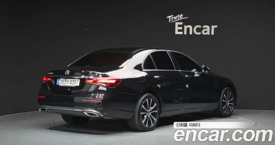 Mercedes-Benz E-Class 