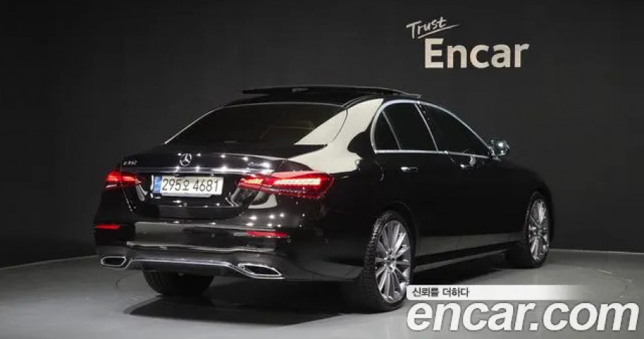 Mercedes-Benz E-Class 