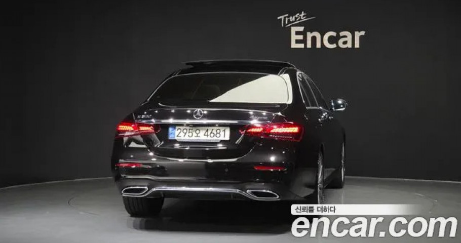 Mercedes-Benz E-Class 