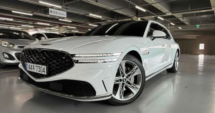 Genesis G90 