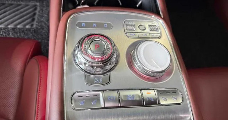 Genesis G90 