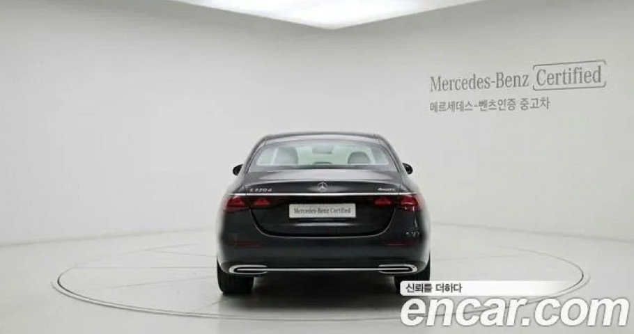 Mercedes-Benz E-Class 