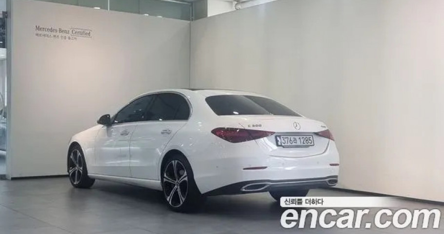 Mercedes-Benz C-Class 