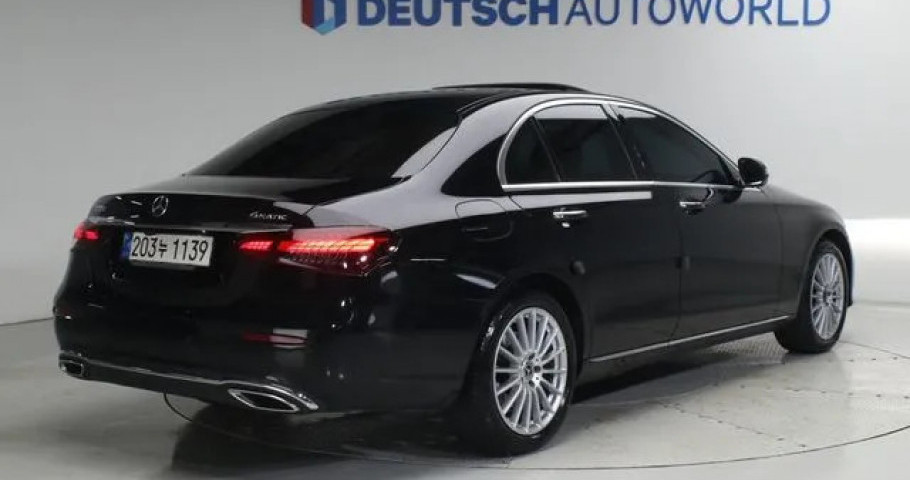 Mercedes-Benz E-Class 
