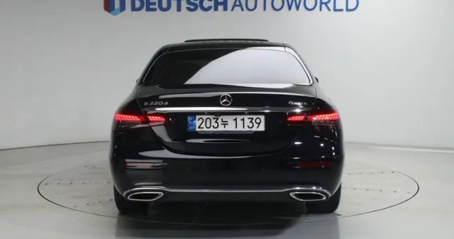 Mercedes-Benz E-Class 