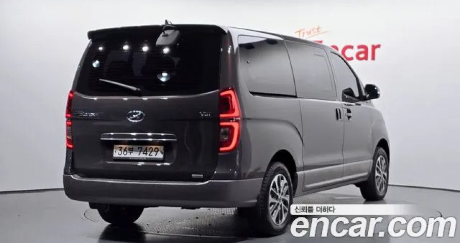 Hyundai Starex 