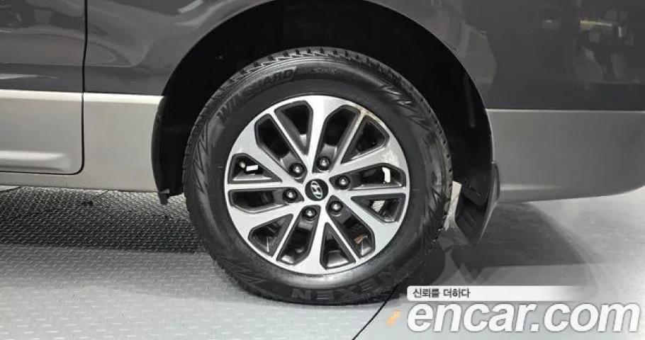 Hyundai Starex 