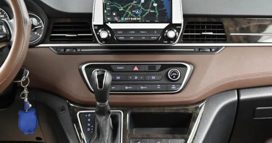 Hyundai Starex 